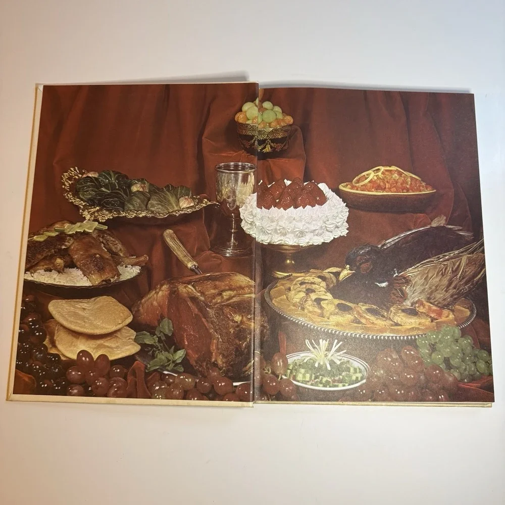 Royal‎ Cookbook 1971 Vintage Favorite Court Recipes Hardcover Historic